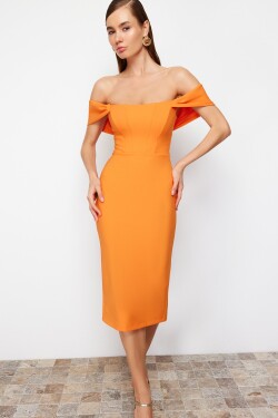 Trendyol Oranžové Přiléhavé Tkané Šaty Korzetem Elegantními Detaily pro Večerní Příležitosti