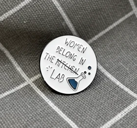 Pinarna.cz Women belong in the lab / Ženy patří do laboratoře - kulatý