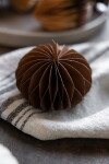 Storefactory Podzimní dekorace Dýně Lundhagen Dark Brown, hnědá barva, papír