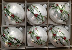 Slezská tvorba Sada skleněných vánočních ozdob koule hladká stříbřená matná malovaný dekor