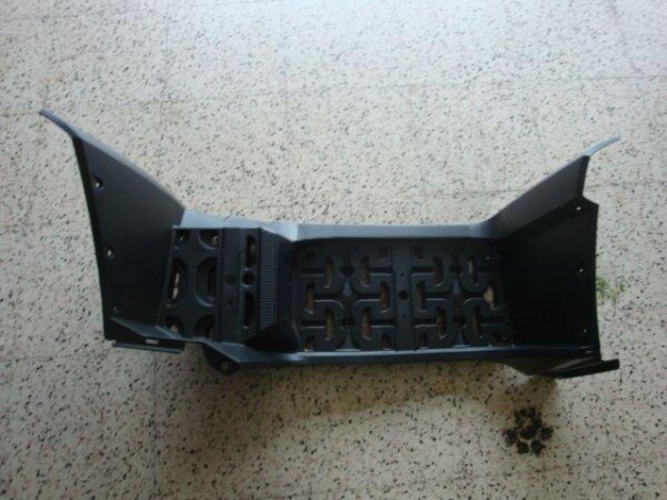 Pravý plastový stupák na CFMOTO Gladiator X8