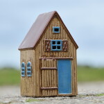 Ib Laursen Kameninový svícen Visby Blue barn door, hnědá barva