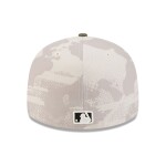 New Era Pánská kšiltovka Philadelphia Phillies MLB 2025 Authentic Armed Forces Pre-Curved 59FIFTY Fitted Velikost: 7 5/8