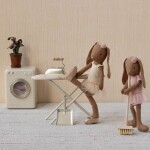 Maileg Žehlicí prkno a žehlička pro myšky Maileg Off White, béžová barva, kov, textil