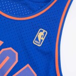 Mitchell & Ness Pánský dres New York Knicks NBA Larry Johnson #2 1996-97 Swingman Alternate Velikost: S