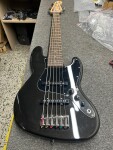 Fender Squier Affinity Jazz Bass VI LRL BKM (použité)