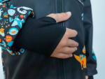 Dětská zateplená softshellová bunda WAMU Dinosauři, tmavě hnědá