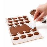 Dortisimo Silikonová forma Kávová zrna 1,5 cm