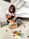 Mamido Dřevěná multifunkční zatloukačka s xylofonem a kladívkem 2v1
