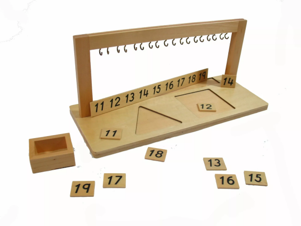 Moyo Montessori Moyo Montessori Držák na perlový materiál (11-19)
