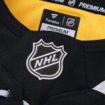 Fanatics Pánský dres David Pastrňák #88 Boston Bruins NHL Premium Home Jersey Velikost: 56 (XXL)