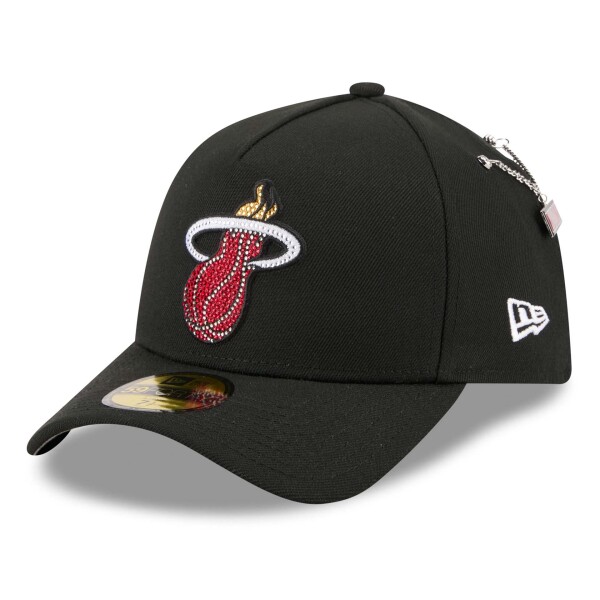 New Era Pánská kšiltovka Miami Heat NBA 2026 Draft On-Stage Crystal 59FORTY A-Frame Fitted Velikost: 7 5/8