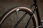 Rock Machine Lukk CR 80, model 2025, rám 19" (M), barva Gloss Metallic Black - ZDARMA dopravné, odborná montáž, seřízení a dárkový poukaz na nákup příslušenství! (Záruka nejlepší ceny! Nakupujte u autorizovaného prodejce!)