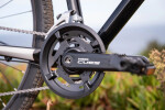 KROSS EVADO 7.0, rám 19" (M), model 2025, pneu 28", barva černá - ZDARMA dopravné, seřízení, odborná montáž a dárkový poukaz na nákup příslušenství! (Záruka nejlepší ceny! Nakupujte u autorizovaného prodejce!)