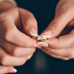 LUNICA Stříbrný zásnubní prstýnek GOLD Velikost prstenu: 5 (EU: 49-50) 0524_5