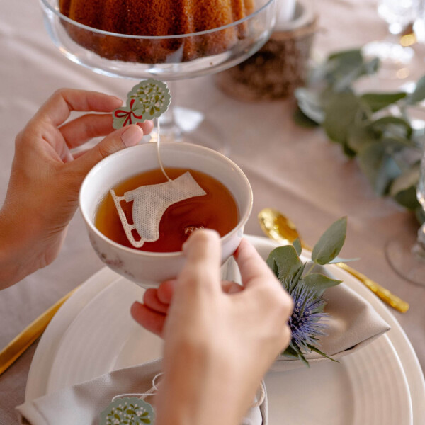 TEA HERITAGE Zelený čaj s jasmínem Ice Skating Jasmine 5 ks, růžová barva, zelená barva, papír