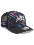New Era Pánská kšiltovka Tampa Bay Buccaneers NFL 2026 Crucial Catch 9SEVENTY Stretch-Snap Trucker