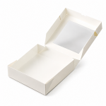 Cake star Elegantní bílá krabice s okénkem Pure – laminovaná 30 x 30 x 5,5 cm