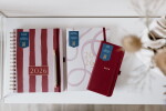 Busy B Plánovací diář Slim Burgundy 2026, červená barva, papír
