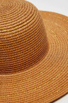 Slaměný klobouk se širokou krempou
