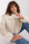 Světle béžová dámská zimní bunda s kapsami