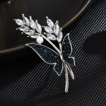 Luxusní brož Swarovski Elements Dita - motýl, perla, Stříbrná