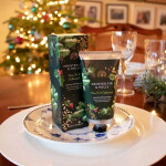 The English Soap Company Krém na ruce Frosted Fir and Holly 75 ml, zelená barva, kov