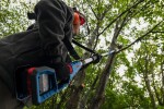 Aku teleskopická vyvětvovací pila Bosch GKE 18V-25 TP 06008D6000