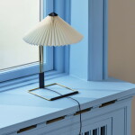 HAY Stolní LED lampa Matin Polished Brass Base 300 White, bílá barva, kov