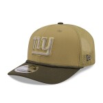 New Era Pánská kšiltovka New York Giants NFL 2025 Salute to Service 9SEVENTY Trucker Snapback