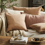 Ib Laursen Sametový povlak na polštář Camel 52 × 52 cm, hnědá barva, textil
