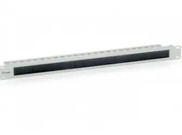 Equip černá / Průchozí panel s kartáčem / 1U / 48,3 cm (19") (327411)