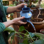 HAWS Konvička na zalévání Fazeley Flow Bluebell Meadow– 700 ml, modrá barva, kov