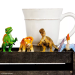 Safari Ltd. Safari Ltd. Figurka - Triceratops mládě s vejcem (s rozšířenou realitou)