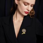 Luxusní brož Pampeliška se zirkony a sladkovodní perlou, Zlatá