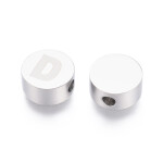 Korálek z nerezové oceli - placička s písmenem - různé varianty - 10 x 4,5 mm - 1 ks Písmena: E