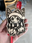 Vánoční baňka psa se Santa čepicí Plemeno: Jezevčík