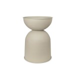 Ferm Living Kovový květináč Hourglass Cashmere Small, béžová barva, kov