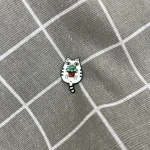 Pinarna.cz Malá bílá kočička s květináčem