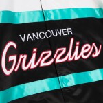 Mitchell & Ness Pánská bunda Vancouver Grizzlies NBA Script Heavyweight Satin Velikost: S