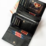 Módní dámská koženkovo-kožená peněženka Peterson Dasi, černá