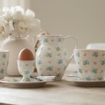 GREEN GATE Porcelánový džbánek Rosalia White 0,5 l, modrá barva, porcelán