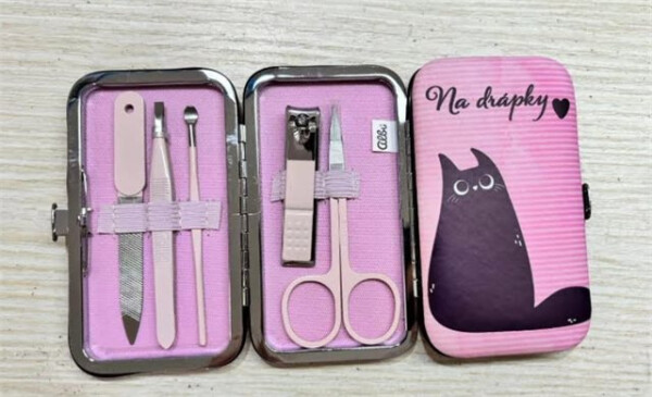 Manikúra_KOČKY_se závěsem - Albi