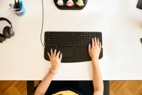 Contour Touch černá / Touchpad / Ergonomický / USB / 4 tlačítka (CDTP20500)