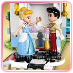LEGO LEGO® ǀ Disney 43275 Popelčin zámek a kočár s koňmi
