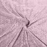 Kvalitní růžová deka geometrickým vzorem Šířka: cm Délka: cm