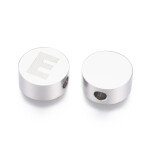Korálek z nerezové oceli - placička s písmenem - různé varianty - 10 x 4,5 mm - 1 ks Písmena: E