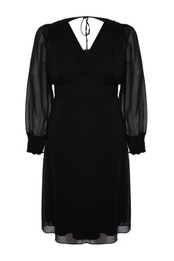 Trendyol Curve Black Štěrbina Detailní A-line tkané šaty