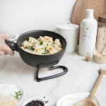 Bastion Collections Nádoba VINEGAR natural shape 700ml - Bastion Collections Keramická lahev na olivový olej Heart Black 700 ml, bílá barva, keramika