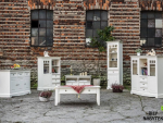 Massivo.cz Vitrína Belluno Elegante, úzká, bílá, masiv, borovice - PRAVÁ